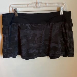 Lululemon run tennis pleated skirt shorts sz 12
